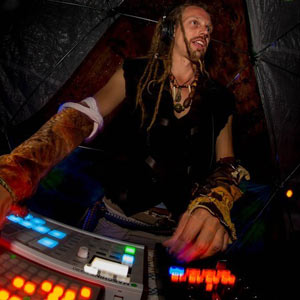 DJ forage @ Future Forest’s Mosslands 0725014
